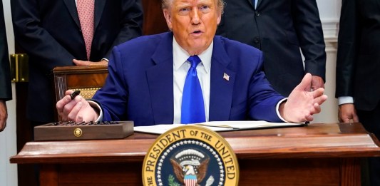 El presidente de Estados Unidos, Donald Trump, en una conferencia de prensa en la Casa Blanca. Foto La Hora: EFE