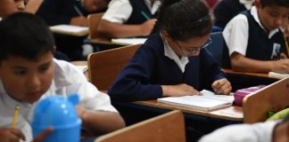 El Mineduc quiere remozar en cuatro años, más de 30 mil centros educativos. Foto La Hora: Archivo.