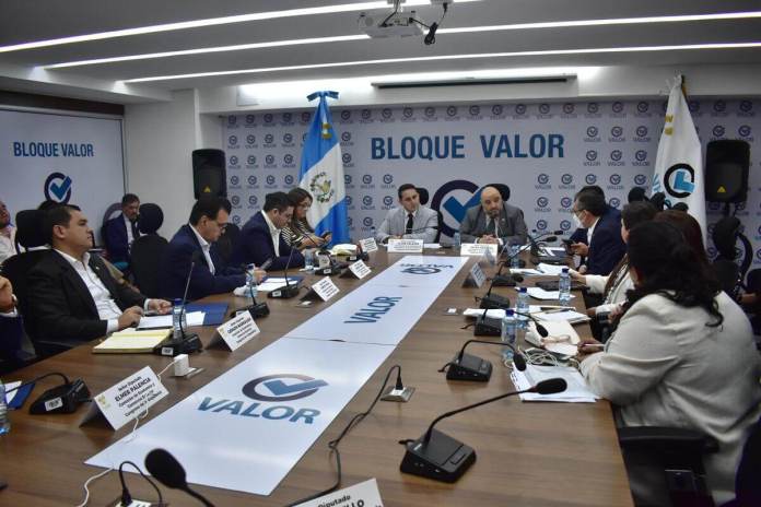 comieconomiaevaluacion Los diputados de la comisión legislativa de Economía esperan que antes de que finalice mayo tengan concluido el proceso de la selección de los seis candidatos a la Superintendencia de Competencia. Foto: La Hora / Daniel Ramírez