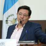 El presidente de la comisión de Finanzas, Julio Héctor Estrada, argumenta que cambiar la mesa de trabajo que preside sería un mal precedente en el Congreso. Foto: Organismo Legislativo