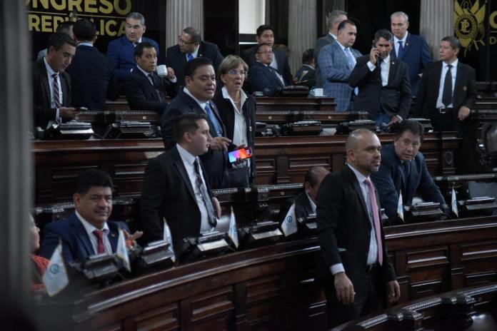 Los jefes de los bloques Unionista, Valor, Vamos y la facción de la UNE, buscan liderar el Congreso desde las últimas semanas. Foto: La Hora / José Orozco