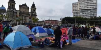 Sindicalistas de STEG, junto a Joviel Acevedo, se reunen frente al Palacio Nacional de la Cultura con motivos aún por aclarar.