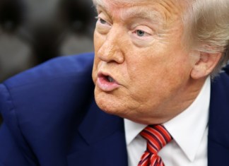 Trump dice que aceptó propuesta de von der Leyen de extender negociación hasta 9 de julio