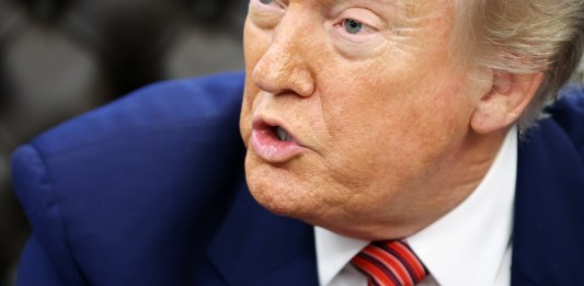 Trump dice que aceptó propuesta de von der Leyen de extender negociación hasta 9 de julio