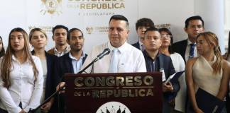 El diputado Nery Rodas impulsa la exoneración del ISR a empresas que contraten a jóvenes recién graduados. Foto: Congreso de la República