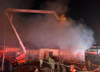 "Aparentemente, fue un corto circuito", expresan autoridades tras el incendio reportado en una de las bodegas del cuartel militar Matamoros.