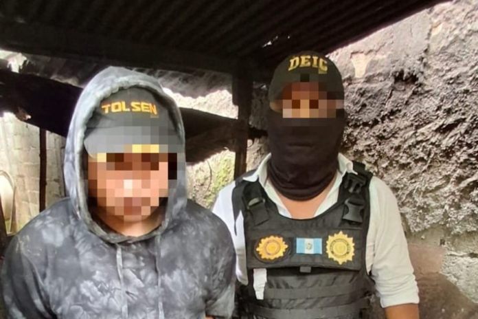 Hombre es capturado por presuntamente asesinar a una mujer que prestaba servicio de transporte.
