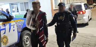 Capturan a hombre que lanzó explosivo a discoteca en Quetzaltenango; se hirió durante el ataque Capturan a presunto responsable de lanzar explosivo a discoteca en Quetzaltenango; se hirió durante el ataque