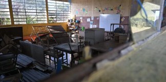 Muchos edificios escolares continúan en malas condiciones. Foto La Hora: Archivo.