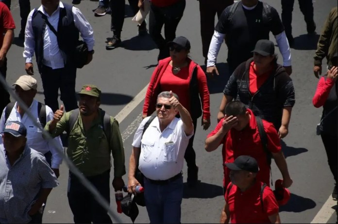 El líder sindical ha tenido varios beneficios que ha logrado pactar con los diferentes gobernantes de turno. Foto La Hora: Archivo.