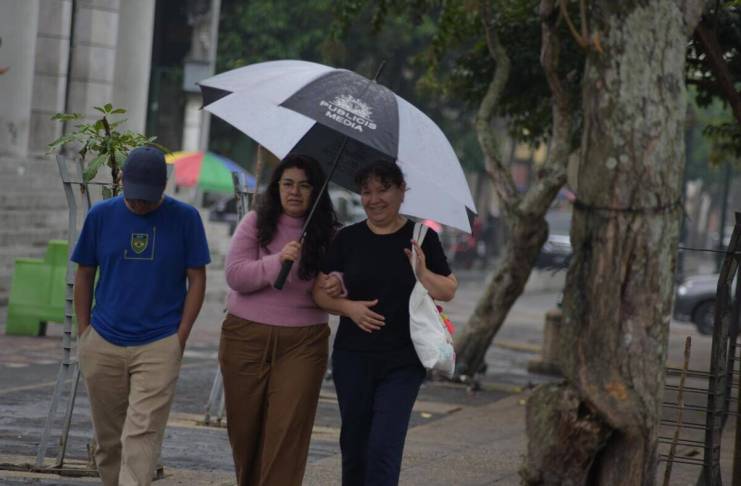 La lluvia cada día es más constante en el país, se recomienda a la población a tomar medidas de prevención. Foto: La Hora / José Orozco