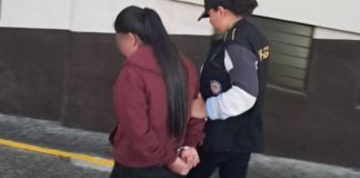 Mujer capturada nuevamente por el delito de extorsión. Foto La Hora: PNC