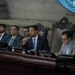 El presidente del Congreso, Nery Ramos, haciendo un llamado a los diputados para registrar su asistencia. Foto: La Hora / José Orozco