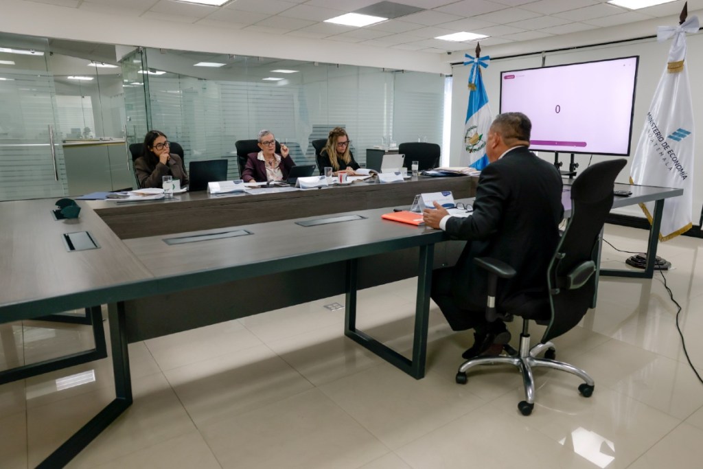 postulantes Mineco para directorio de Competencia