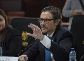 El procurador general de la Nación, Julio Saavedra, acude a la reunión con la comisión de Reformas al Sector Justicia. Foto: La Hora / José Orozco