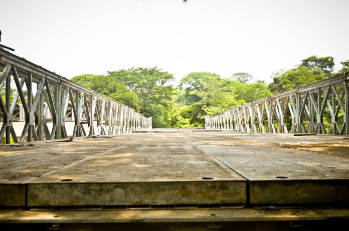 CIV instala temporalmente puente Bailey en Guanagazapa, Escuintla