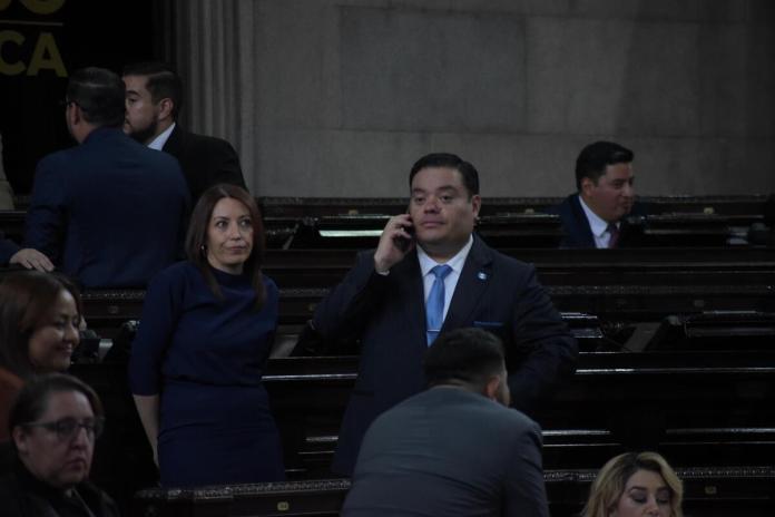 Allan Rodríguez hizo varias llamadas en la plenaria del 6 de mayor donde se negaban a registrar sus asistencia y dar cumplimiento a su amparo. Foto: La Hora / José Orozco