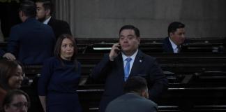 Allan Rodríguez hizo varias llamadas en la plenaria del 6 de mayor donde se negaban a registrar sus asistencia y dar cumplimiento a su amparo. Foto: La Hora / José Orozco