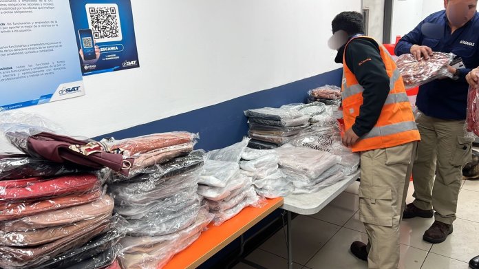 La SAT localizó mercadería de contrabando en Chimaltenango. Foto La Hora: SAT