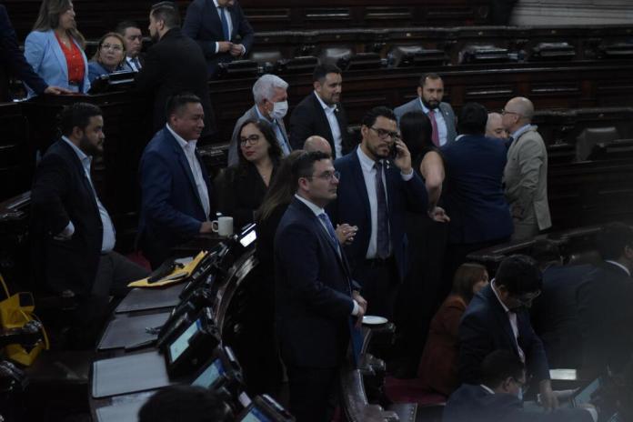 El diputado de Semilla, Samuel Pérez acudió a la Corte de Constitucionalidad. Foto: La Hora: José Orozco. El diputado de Semilla, Samuel Pérez acudió a la Corte de Constitucionalidad. Foto: La Hora: José Orozco.