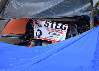 El procurador de la Nación, Julio Saavedra, analizan otras acciones por el plantón de maestros frente al Palacio Nacional de la Cultura. Foto: La Hora / Daniel Ramírez