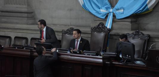 El presidente del Congreso, Nery Ramos, informa de los trabajos en el Palacio Legislativo que podría impedir realizar sesión solemne por el aniversario de la Constitución. Foto: La Hora / José Orozco