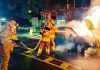 Vehículo en llamas tras colisionar sobre el redondel ubicado entre diagonal 17 y diagonal 20 de zona 11.