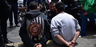 Autoridades captura a tres presuntos sicarios del Barrio 18 luego que intentarán realizar un ataque armado frente a Torre de Tribunales.