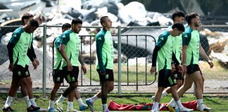 Desde la izquierda: Gilberto Sepúlveda, Alexis Vega, Roberto Alvarado y Jorge Sánchez, jugadores de la Selección Mexicana de fútbol durante un entrenamiento. Foto La Hora: EFE