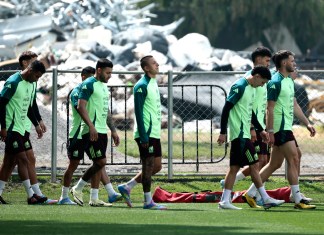 Desde la izquierda: Gilberto Sepúlveda, Alexis Vega, Roberto Alvarado y Jorge Sánchez, jugadores de la Selección Mexicana de fútbol durante un entrenamiento. Foto La Hora: EFE