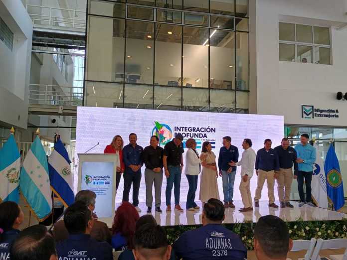 Inician operaciones aduaneras y migratorias integradas entre Guatemala y el Salvador