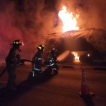 Autoridades del Cuerpo Voluntario de Bomberos (CVB), fueron alertados sobre que al momento de la movilización de la cisterna incendiada en la Vía Alterna del Sur (VAS), este se prendió en llamas nuevamente.