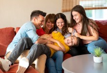 Menos estrés, más risas: cómo el juego mejora tu salud emocional risas