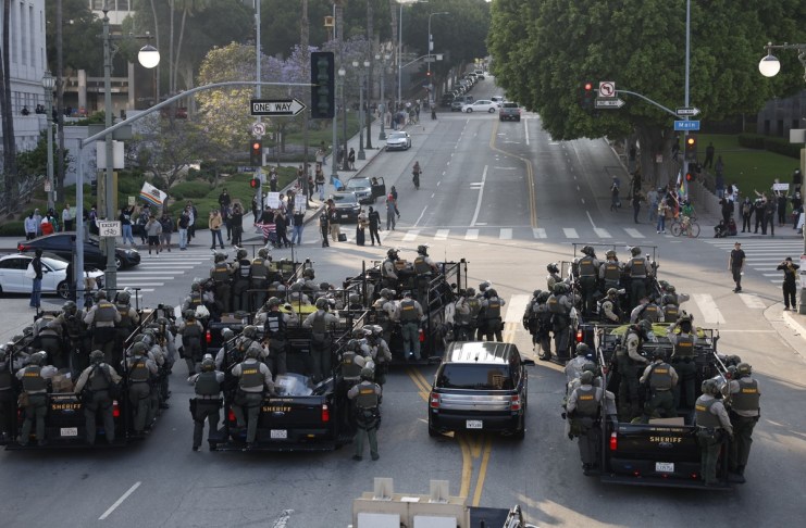 Trump suma otros 2.000 soldados de la Guardia Nacional en Los Ángeles por protestas