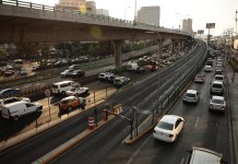 Fotografía de archivo del tráfico vehicular en la Ciudad de México (CDMX). Foto La Hora: EFE