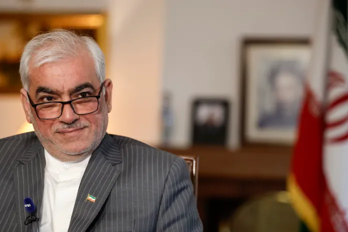 Embajador Irán: Si EEUU nos dispara una sola bala, sus bases serán objetivo para nosotros