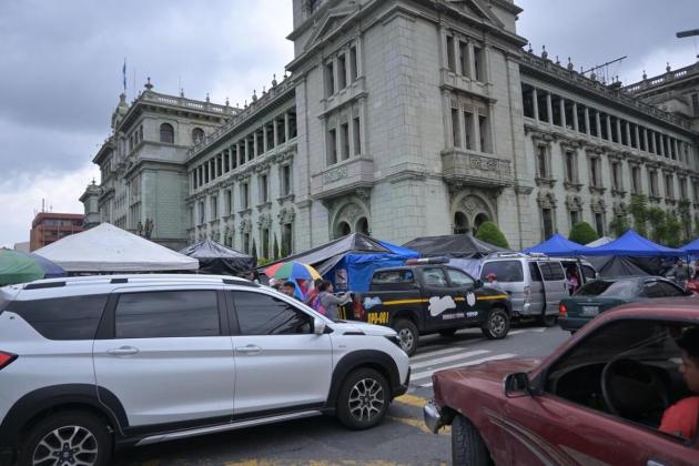Panorama del tránsito en inmediaciones al Palacio Nacional. Foto La Hora: Fabricio Alonzo