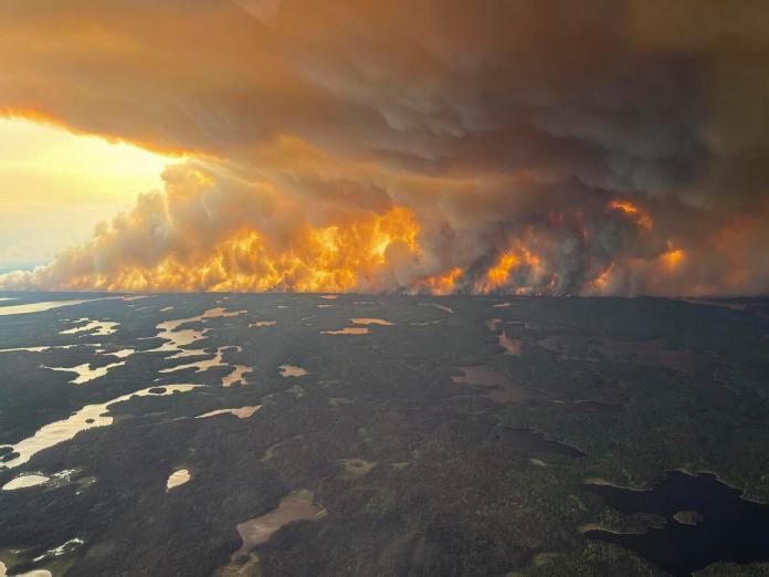 El humo de los incendios de Canadá llega al noroeste de España sin riesgo para la salud. Foto La Hora: EFE.