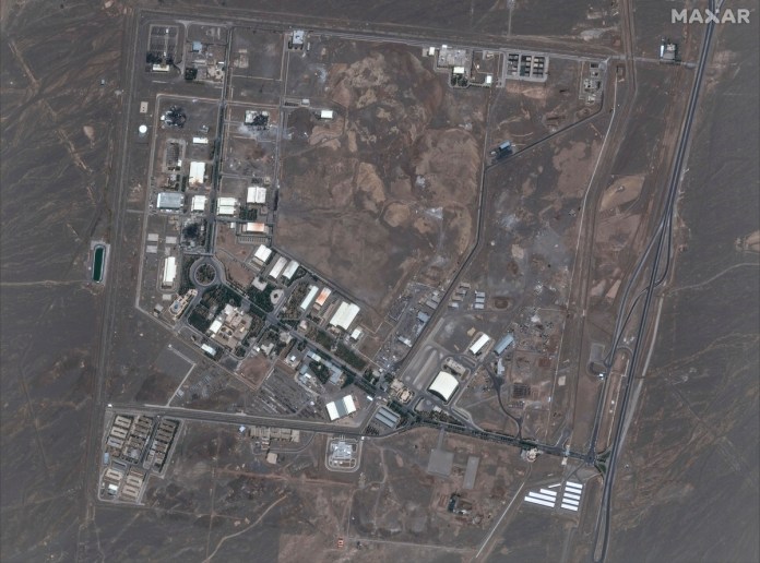 Imágenes satelitales de la planta subterránea de enriquecimiento de uranio Natanz. Foto La Hora: AP