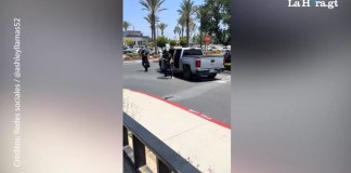 El video que muestra a un supuesto agente de ICE amenazar con su arma a quienes grababan una detención POLICÍA