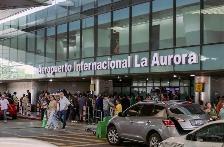 El Ministerio de Comunicaciones busca separar las funciones de Aeronáutica Civil a cargo de los aeropuertos. Foto La Hora