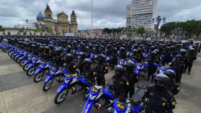 La CGC señaló que la PNC hizo una compra excesiva de baterías para motocicletas. Foto La Hora: Archivo 