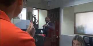 Poca información se tiene por polémico video en el que se señala al magistrado Alejandro Prado Un grupo de abogados realizó una serie de reclamos contra el magistrado Alejandro Prado. Foto La Hora: Captura de Pantalla