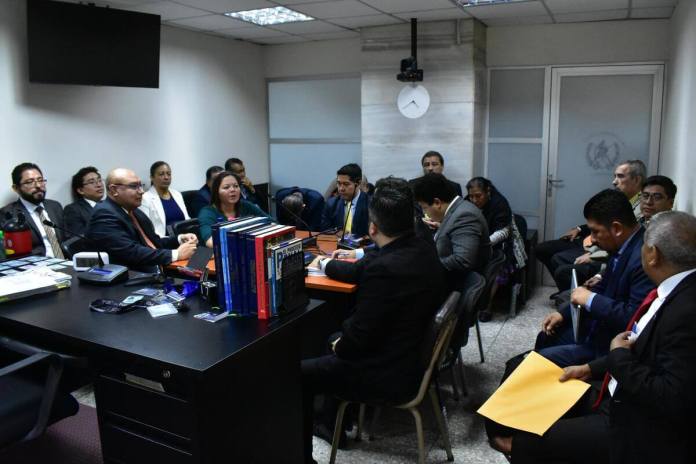 Señalados dentro del caso Asodefir previó a conocer la resolución del juez Mario Hichos. Foto La Hora: Daniel Ramírez