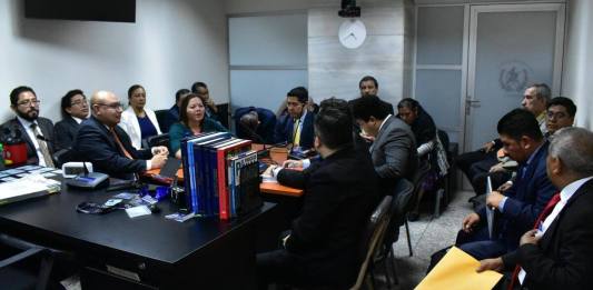 Señalados dentro del caso Asodefir previó a conocer la resolución del juez Mario Hichos. Foto La Hora: Daniel Ramírez