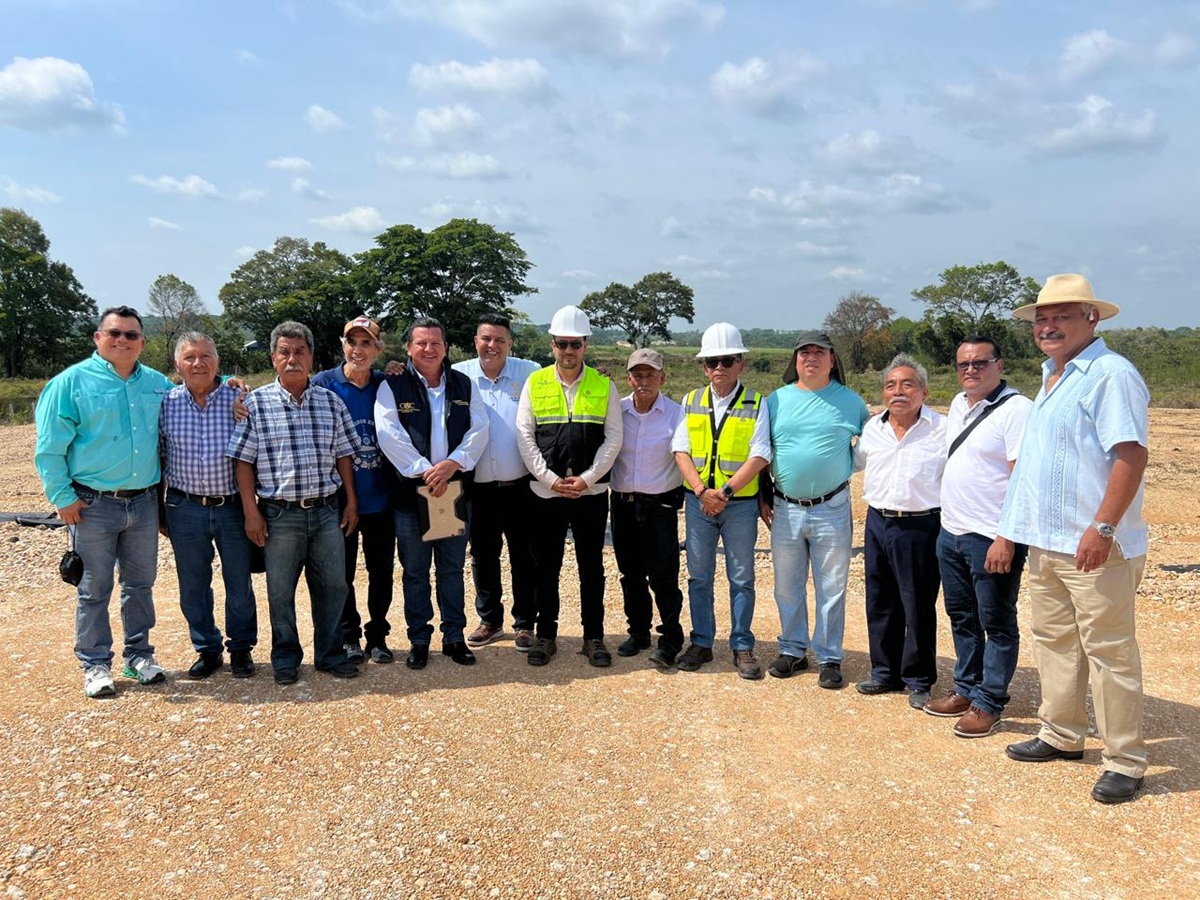 CIV reacitva trabajos de construccion de puente en Sayaxche