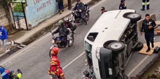 Autoridades de tránsito reportaron un incidente armado sobre la bajada de la Colonia Elena 3 en zona 18, siendo auxiliado por Bomberos Municipales y transeúntes
