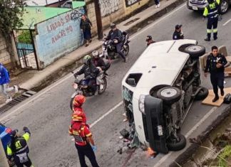 Autoridades de tránsito reportaron un incidente armado sobre la bajada de la Colonia Elena 3 en zona 18, siendo auxiliado por Bomberos Municipales y transeúntes