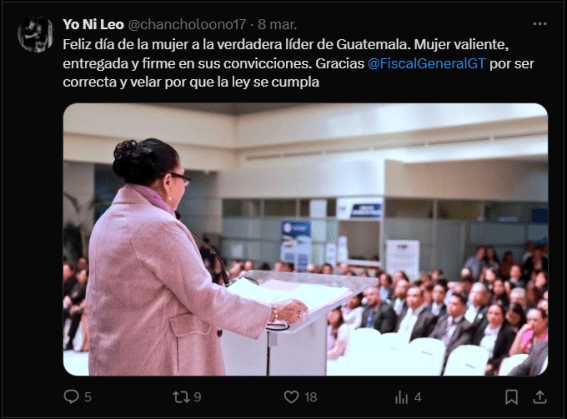 Publicación de la cuenta de netcenter que reveló el detalle de la toma de fotografías de la reportera. Foto: La Hora.