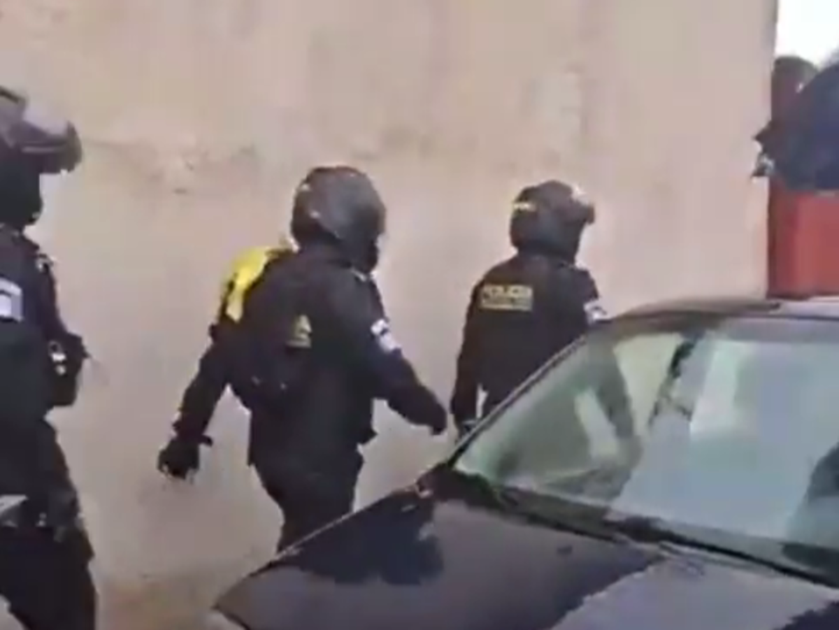 Polémico video en Antigua Guatemala ¿Por qué causó furia entre vecinos este grupo de policías?